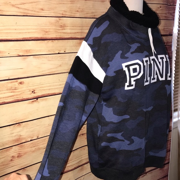 🚫SOLD🚫 VS PINK Camo Sherpa Funnel Neck Pullover - Picture 4 of 6